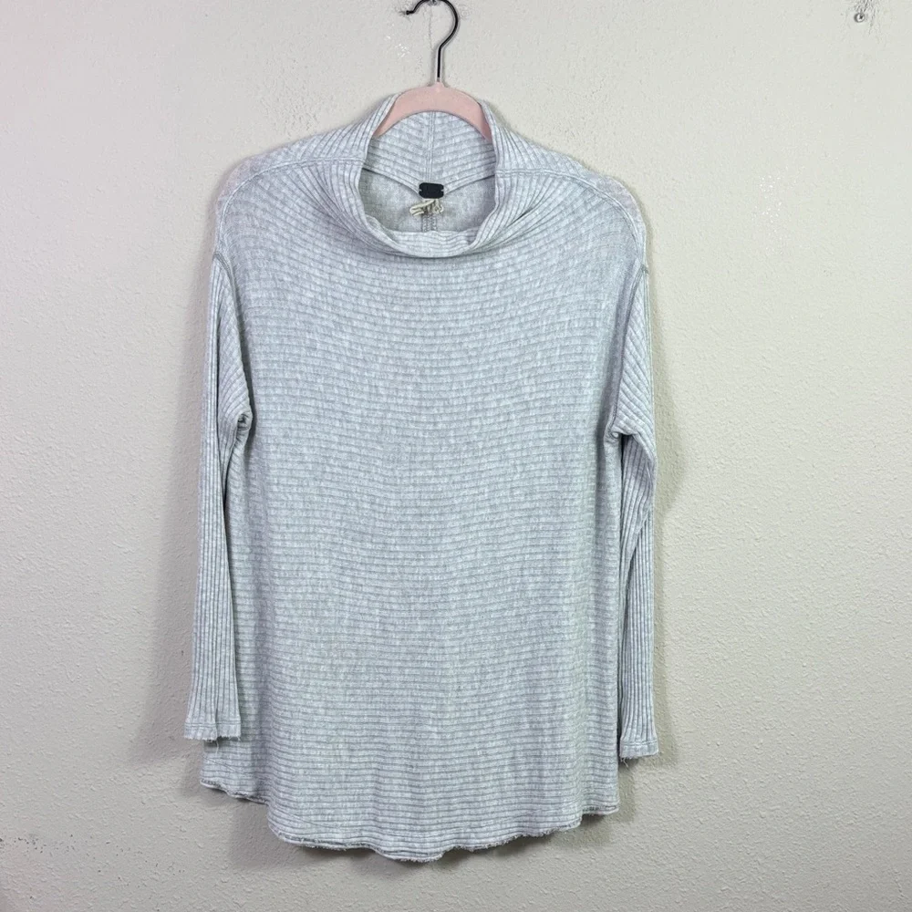 We The Free Split Back Long Sleeve Cowl Neck Ribbed Pullover Sweater Grey sz M - Picture 4 of 10